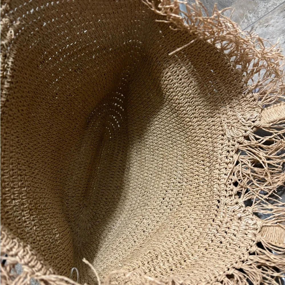 Liz Claiborne Tan and Green Tote Bag with Woven Design - Picture 3 of 3